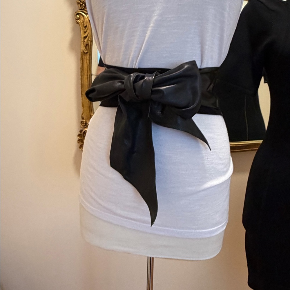 Emanuel Ungaro Black Leather Bow Belt
